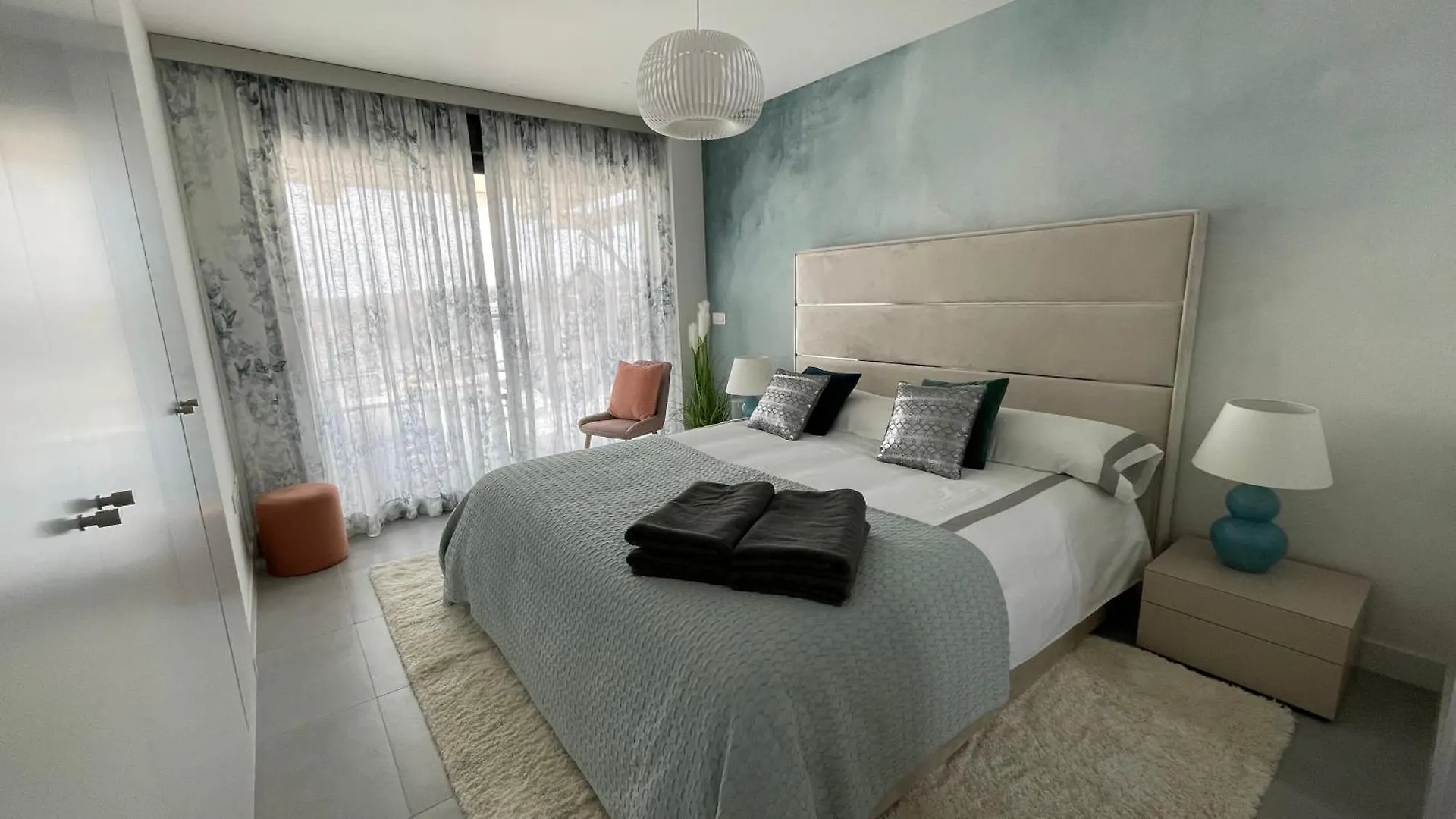 Intermobiliaria Rentals - Oasis 325 2D Estepona 0*,  Spanien